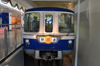 姫路モノレール200型201号の姫路側エンドを臨む